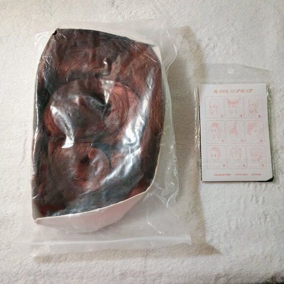 NWOT: New Long Wavy Auburn Wig with Bangs - Picture 5 of 7